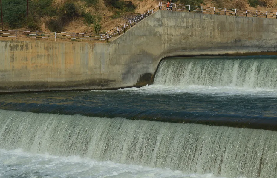 Karai Dam, Gandhinagar, Gujarat - Vushii.com Karai Dam, Gandhinagar, Gujarat - Vushii.com